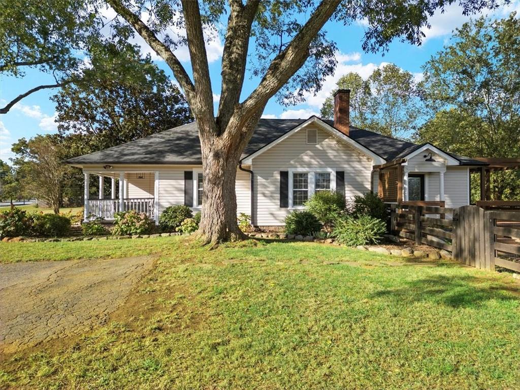 11925 Crabapple Road
