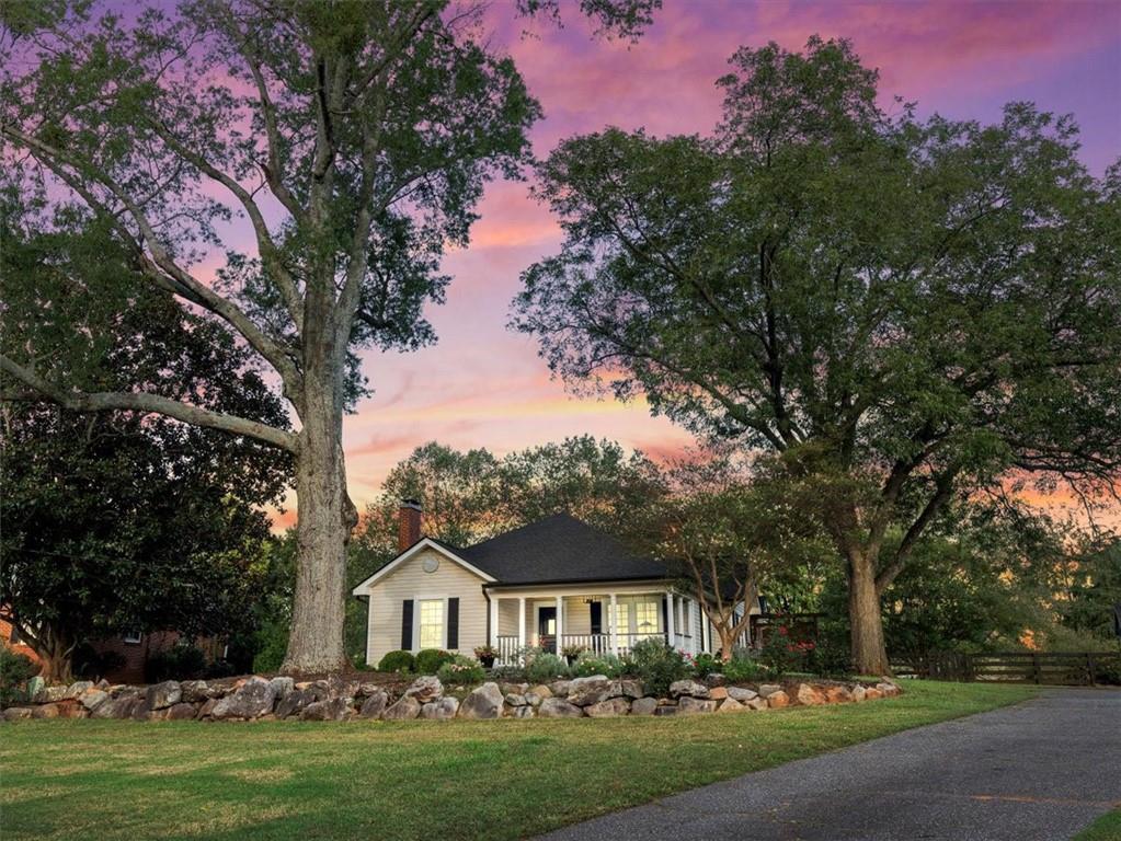 11925 Crabapple Road