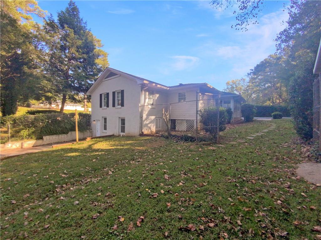 636 Bouldercrest Drive SW