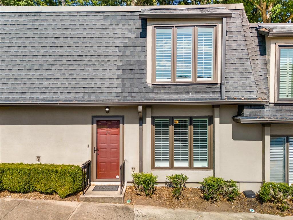 21 Ivy Gates NE