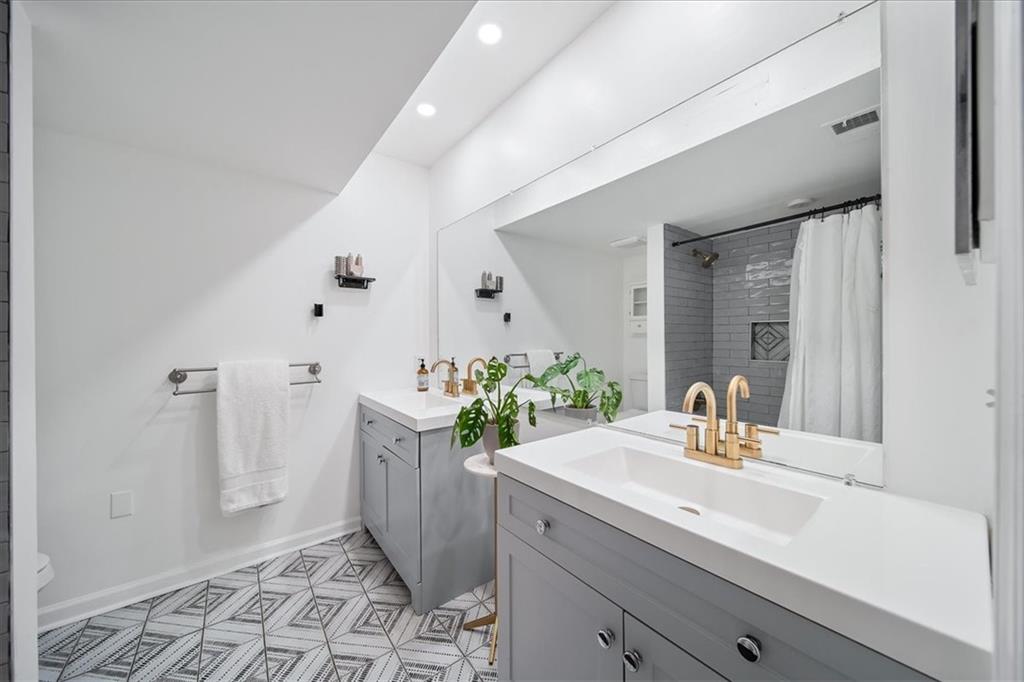 6851 Roswell Road Unit H6