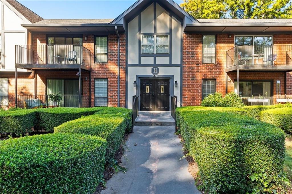 6851 Roswell Road Unit H6