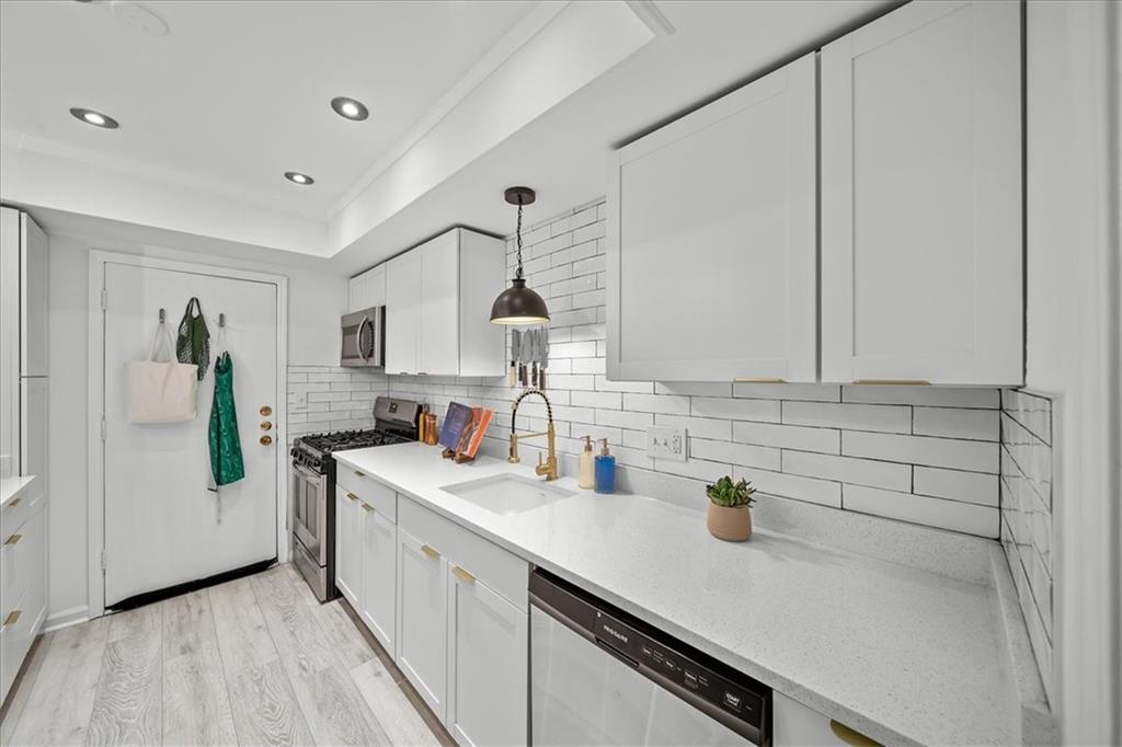 6851 Roswell Road Unit H6