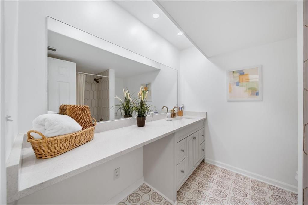 6851 Roswell Road Unit H6