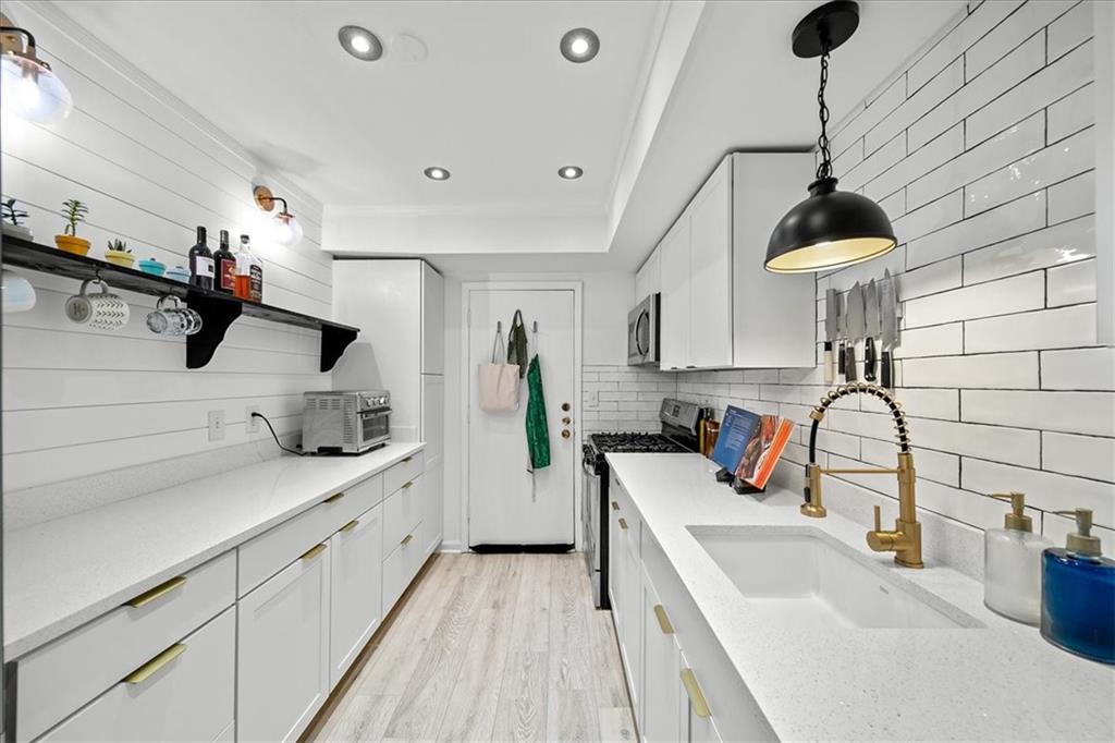 6851 Roswell Road Unit H6