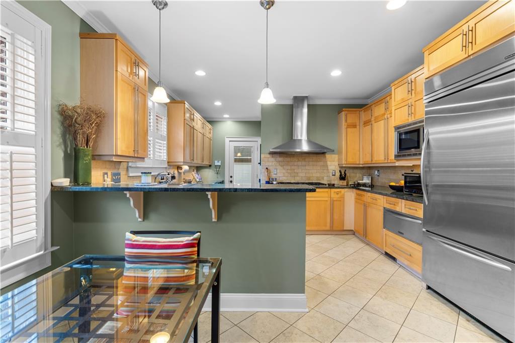 811 East Morningside Drive NE
