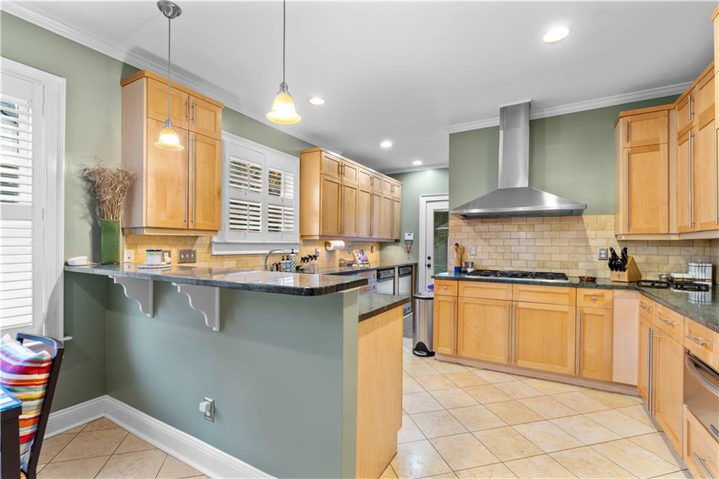 811 East Morningside Drive NE