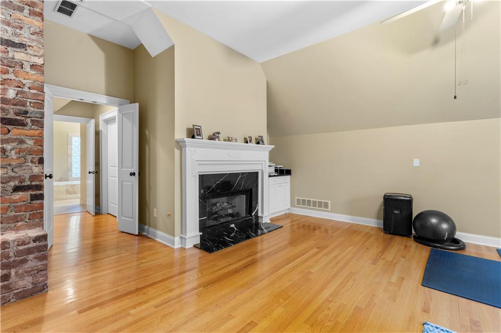 811 East Morningside Drive NE