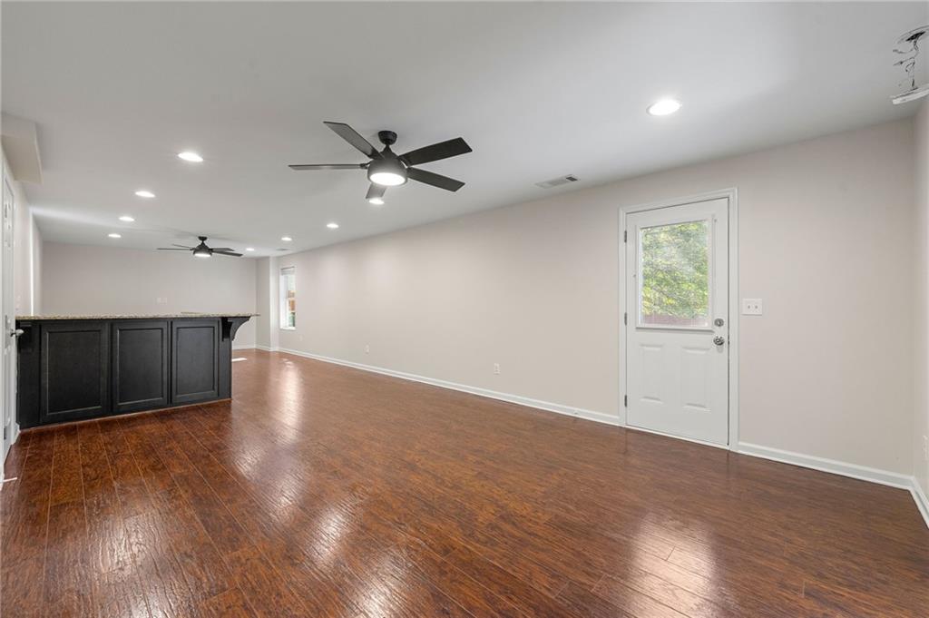 212 Roseman Way