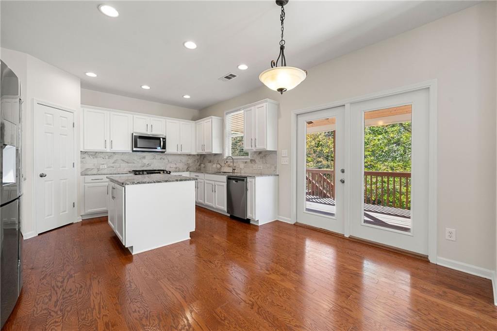 212 Roseman Way