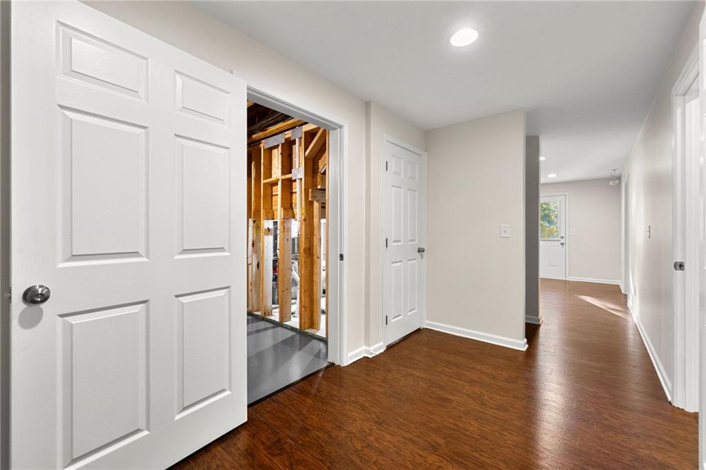 212 Roseman Way