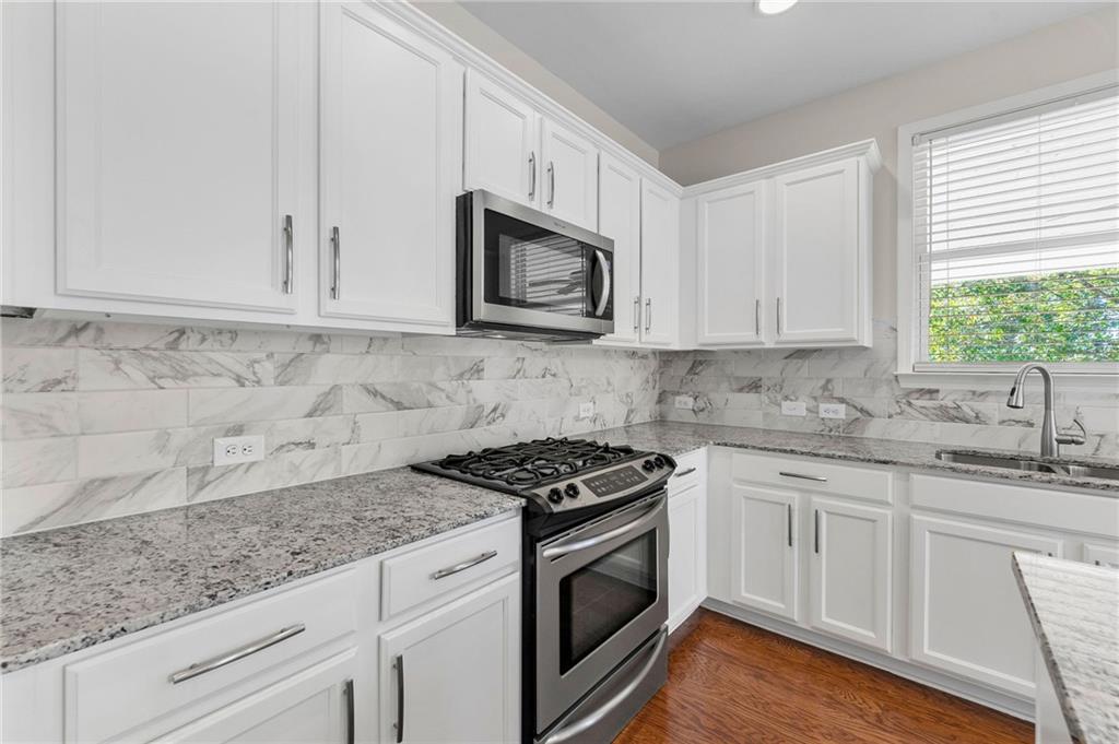 212 Roseman Way