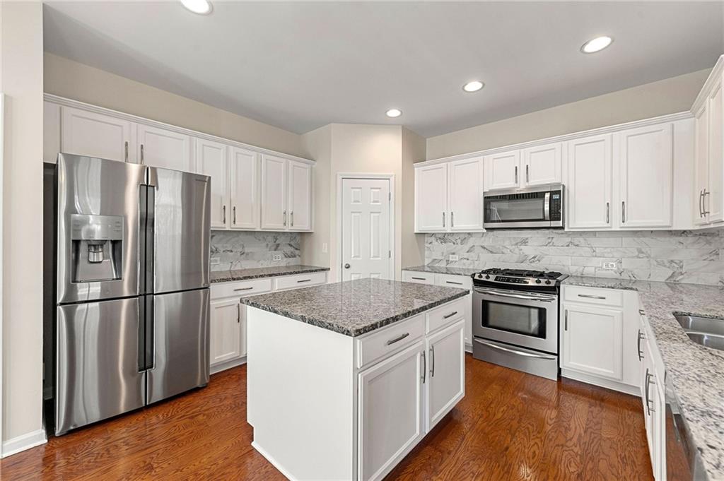212 Roseman Way