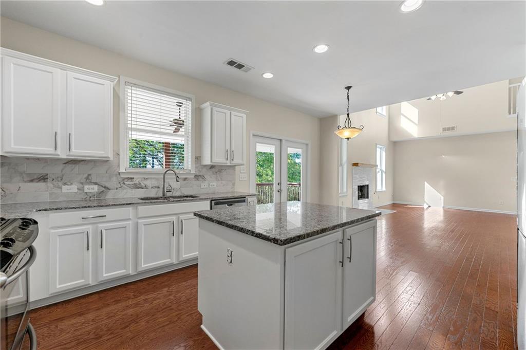 212 Roseman Way
