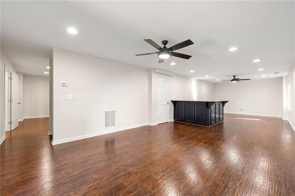 212 Roseman Way
