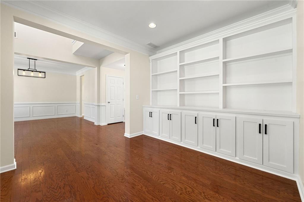 212 Roseman Way