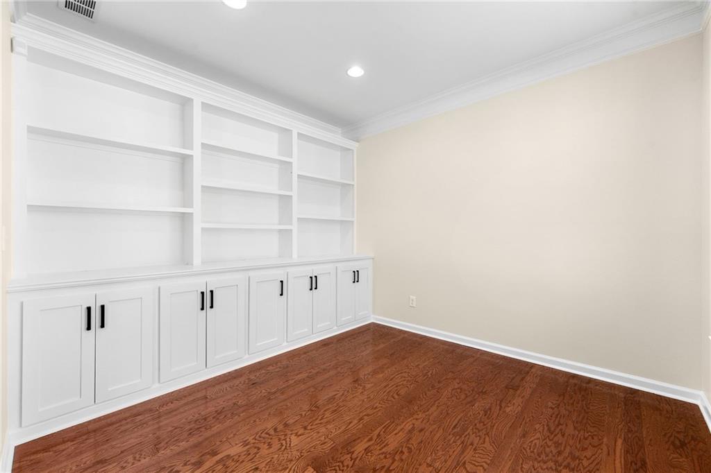 212 Roseman Way