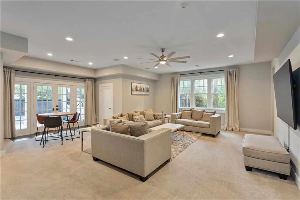 1167 Rosewood Drive NE