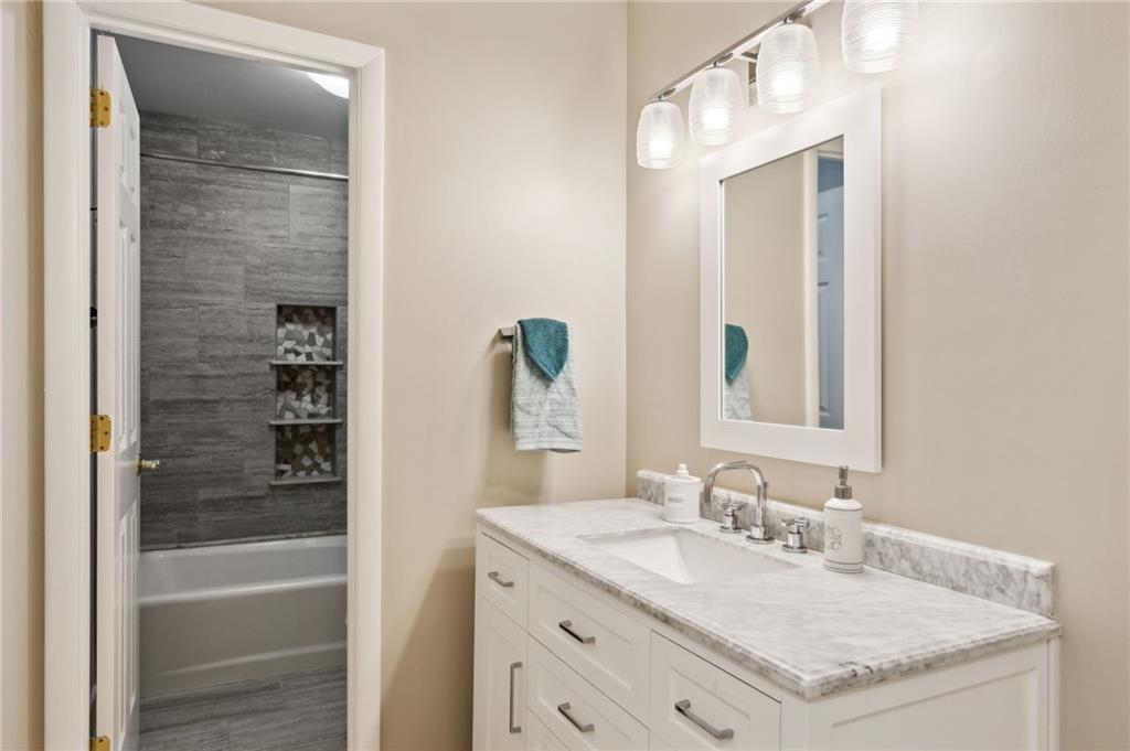 5224 Deering Trail
