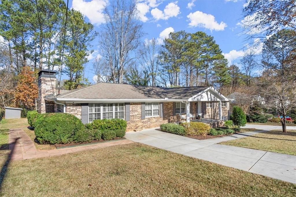 121 Suburban Drive NE