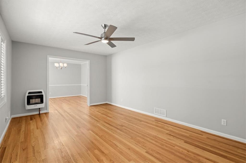 121 Suburban Drive NE