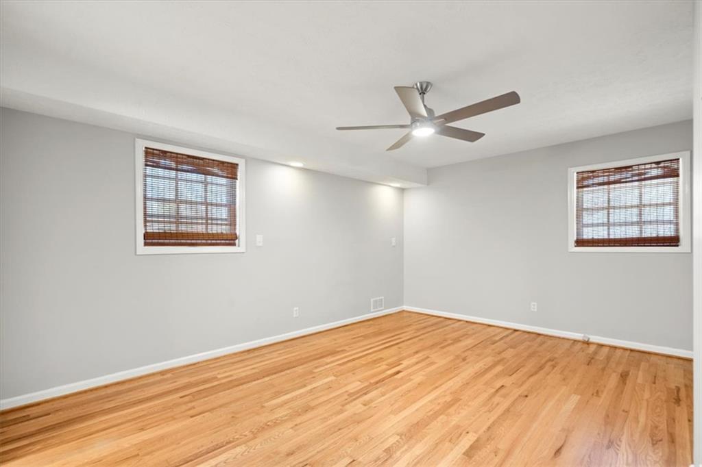 121 Suburban Drive NE