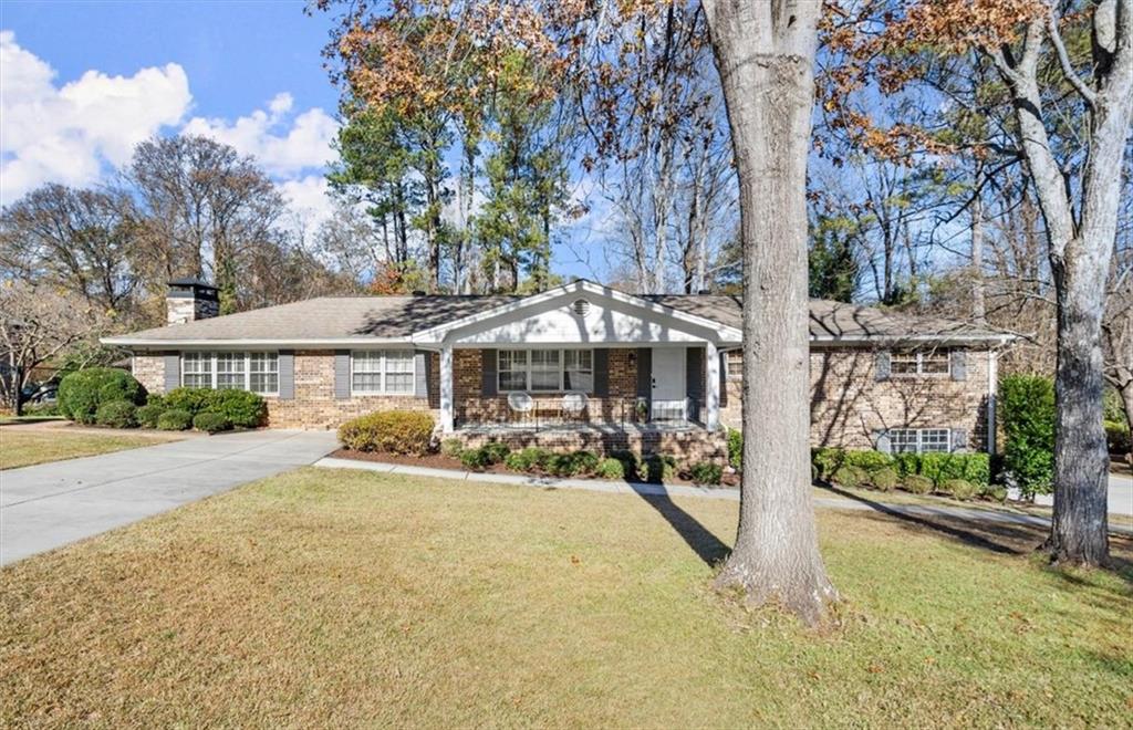 121 Suburban Drive NE