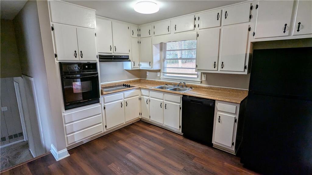 3582 Crown Point Court