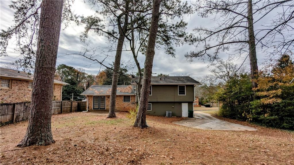 3582 Crown Point Court