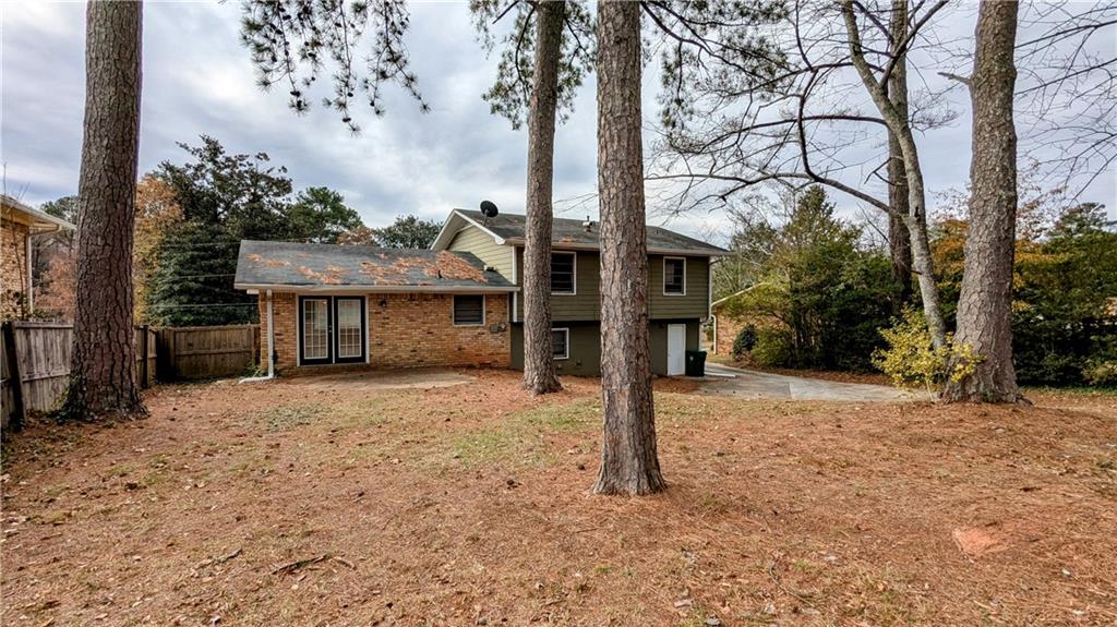 3582 Crown Point Court