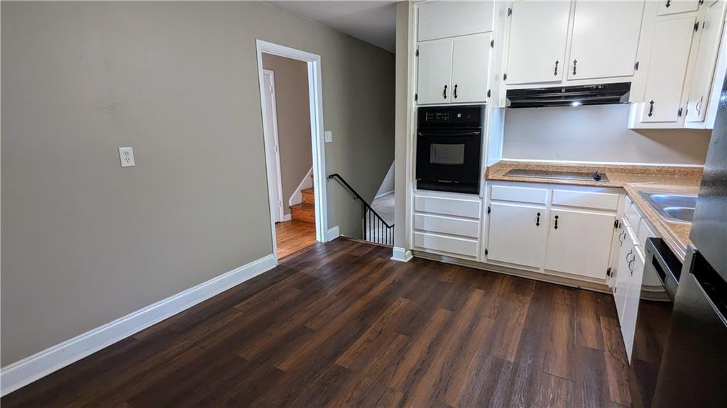 3582 Crown Point Court