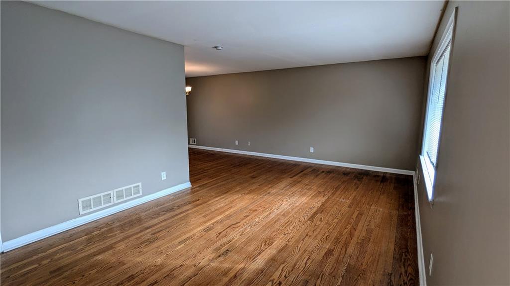 3582 Crown Point Court