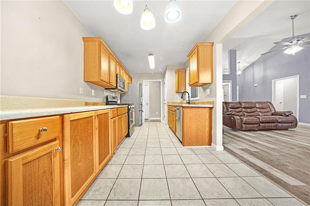 5752 Riverside Walk Drive