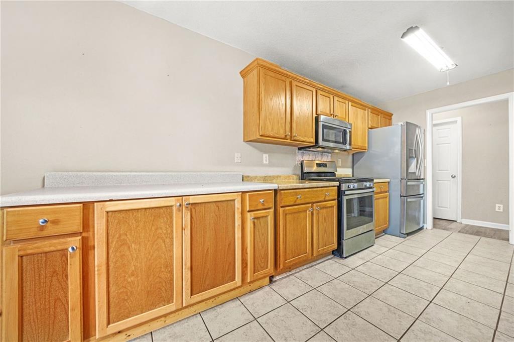 5752 Riverside Walk Drive