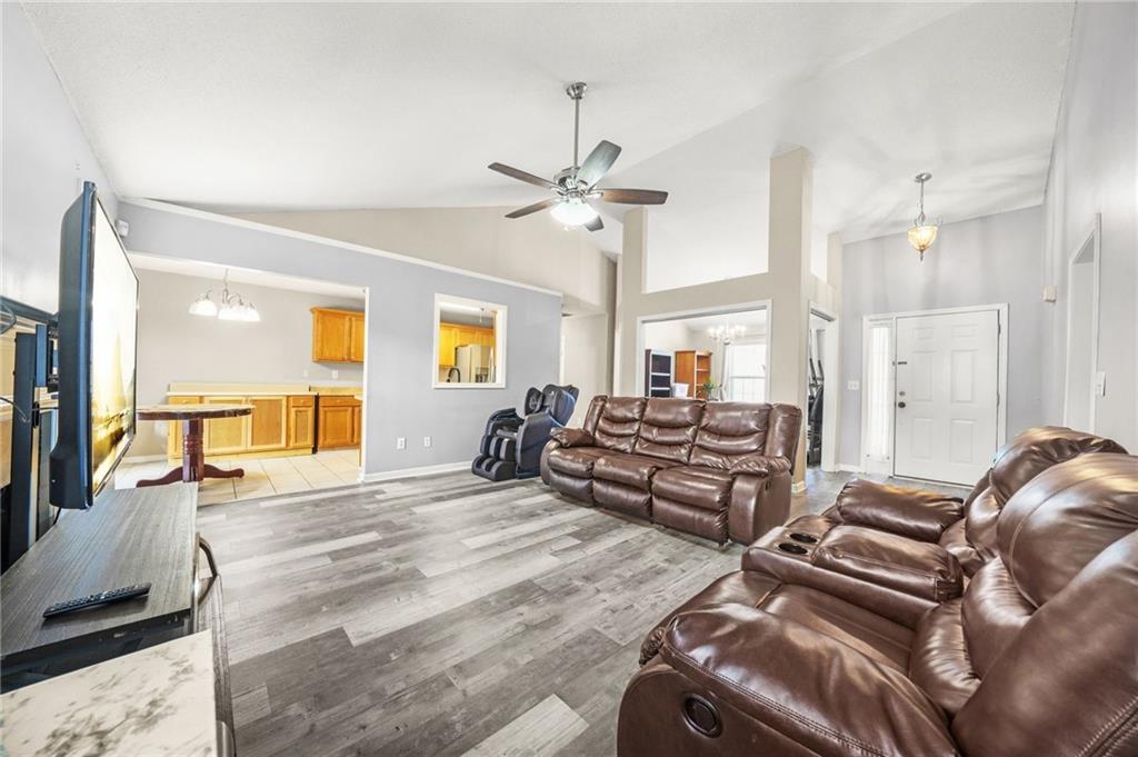 5752 Riverside Walk Drive