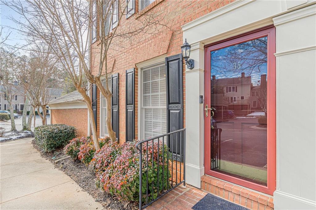 35 Mount Vernon Circle