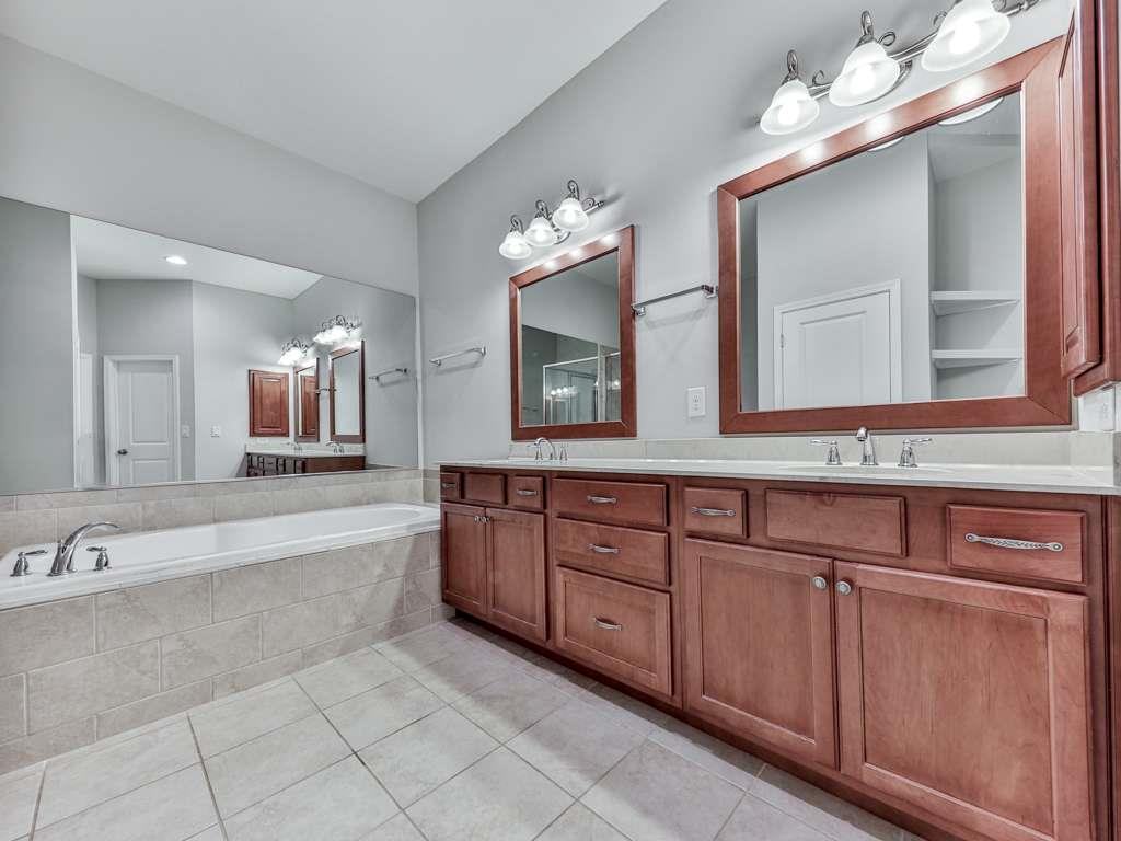 5104 Waters Edge Trail