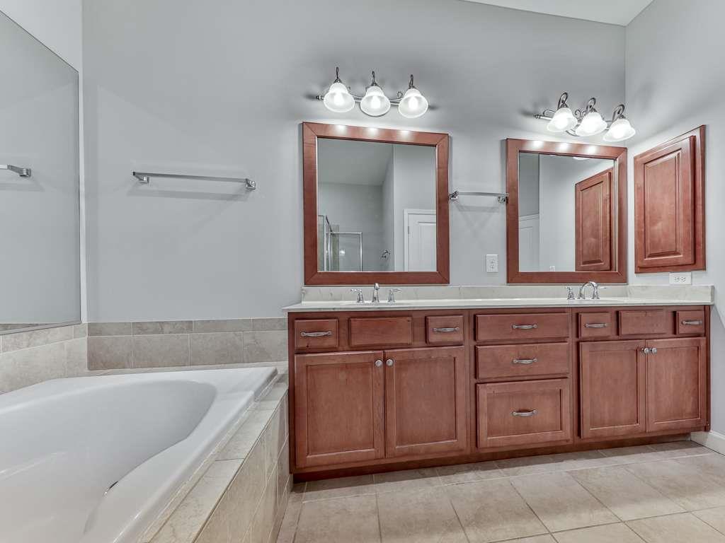 5104 Waters Edge Trail