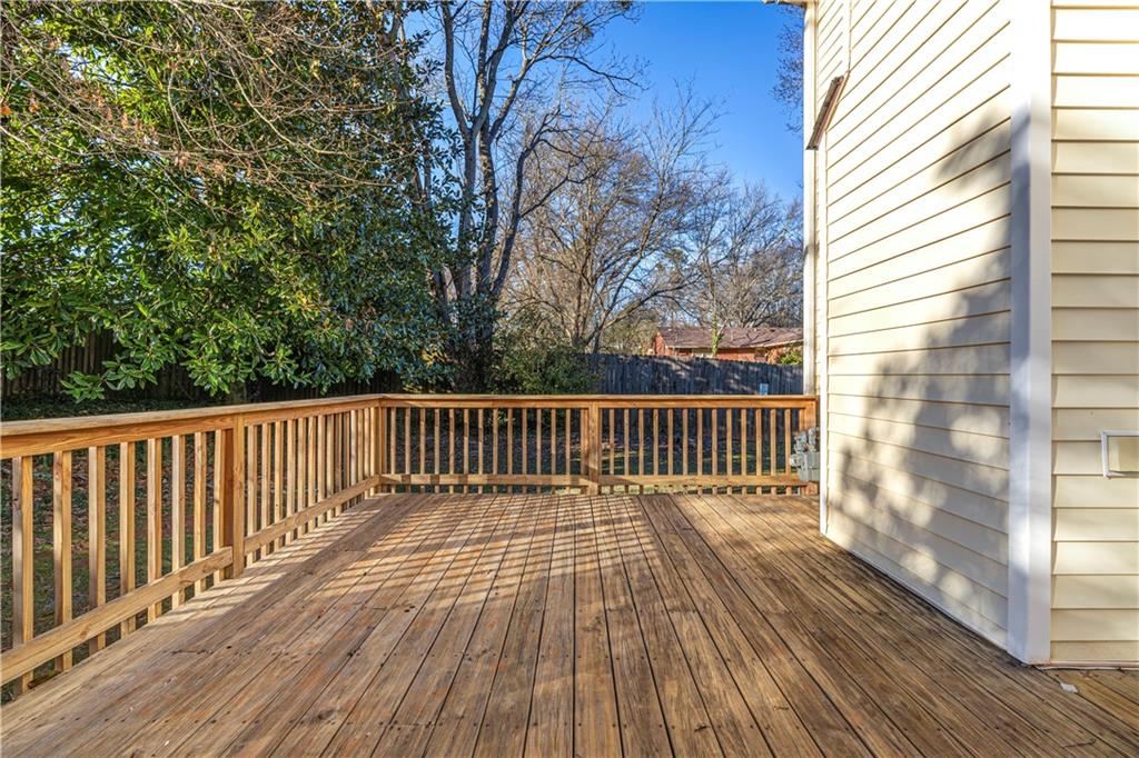 260 Shaded Oaks Lane SE