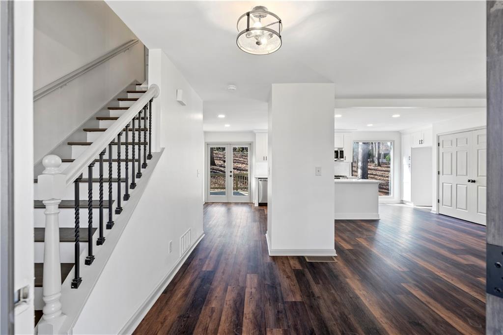 117 Holt Road NE