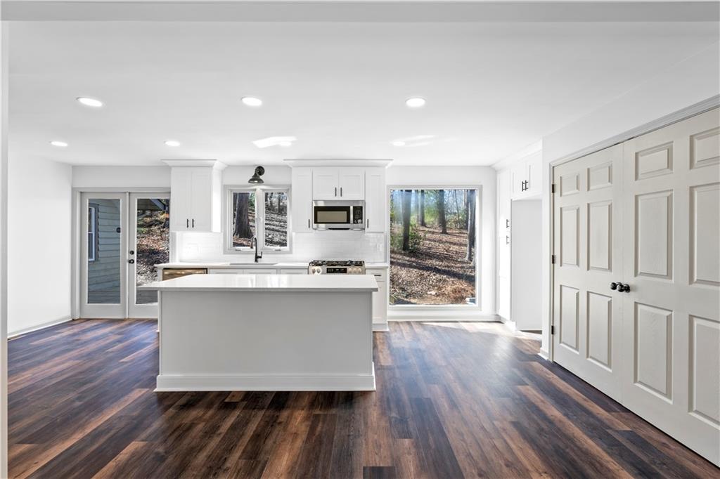 117 Holt Road NE