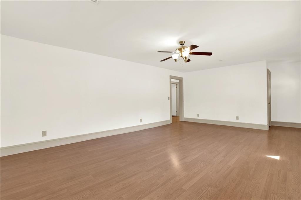 408 Robin Hood Road NE
