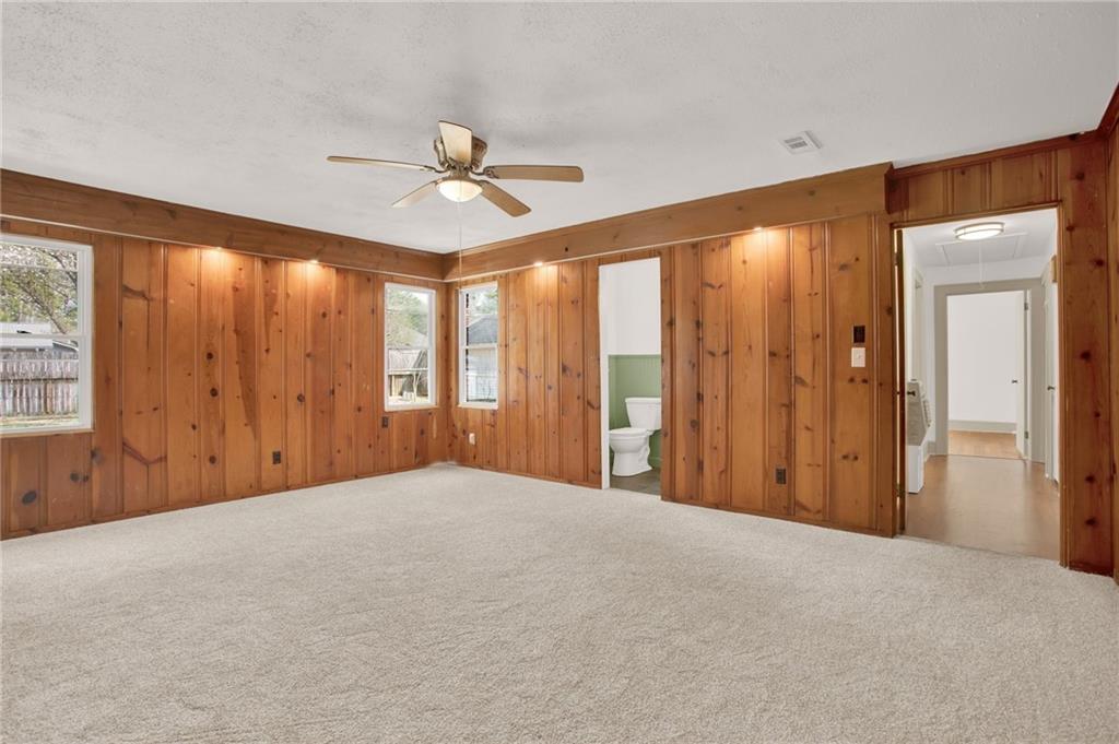 408 Robin Hood Road NE