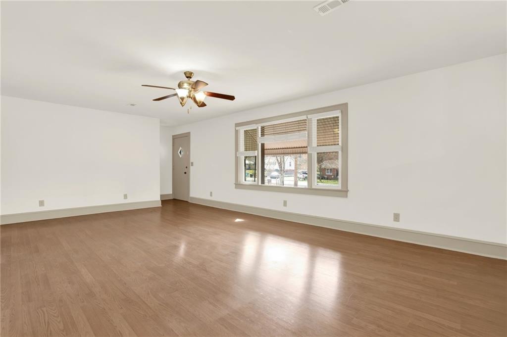 408 Robin Hood Road NE