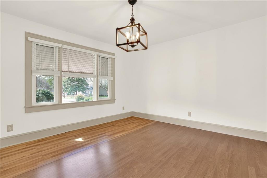 408 Robin Hood Road NE