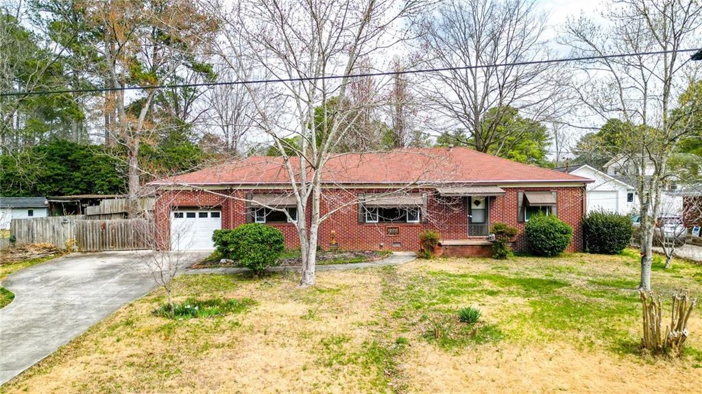 408 Robin Hood Road NE