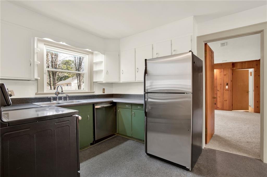 408 Robin Hood Road NE