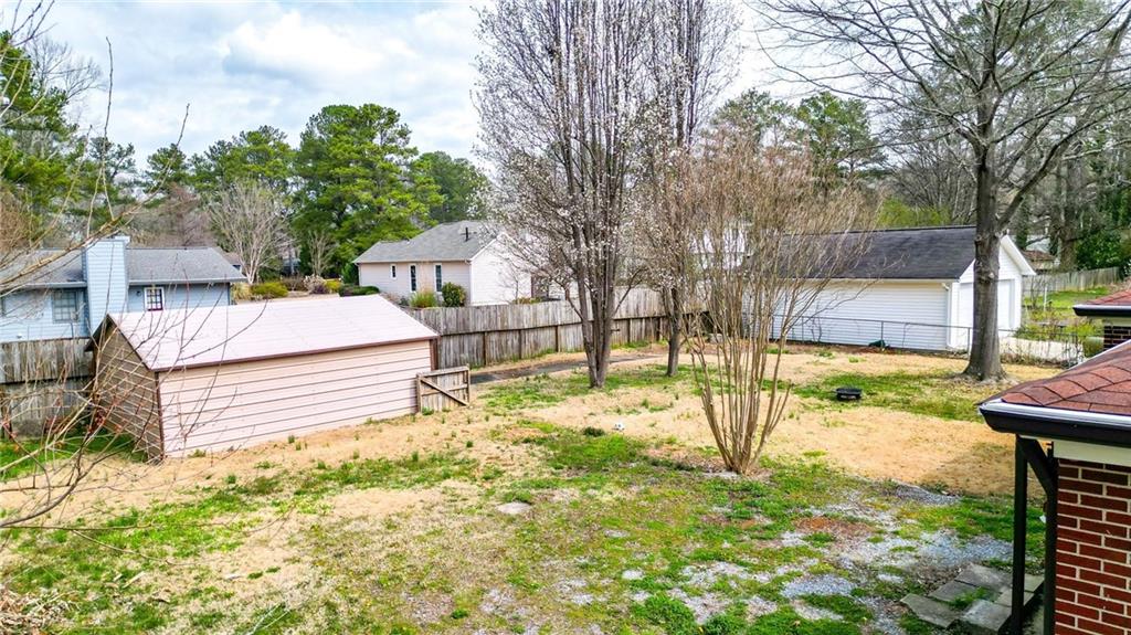 408 Robin Hood Road NE