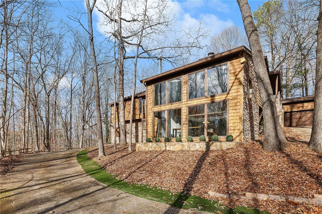 935 Pine Grove Pointe Drive