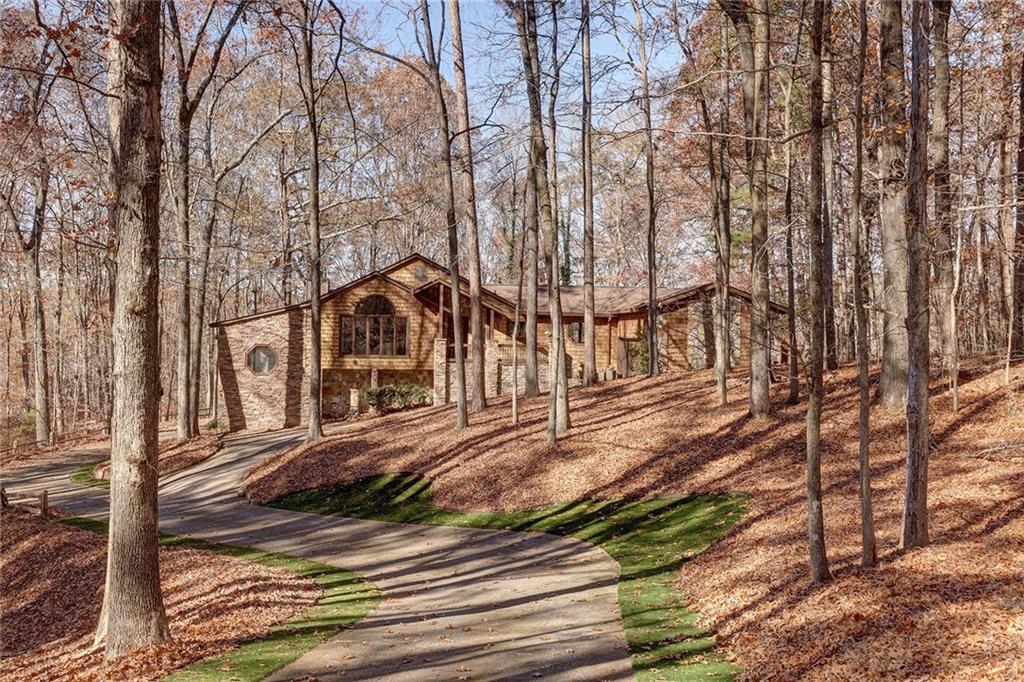 935 Pine Grove Pointe Drive